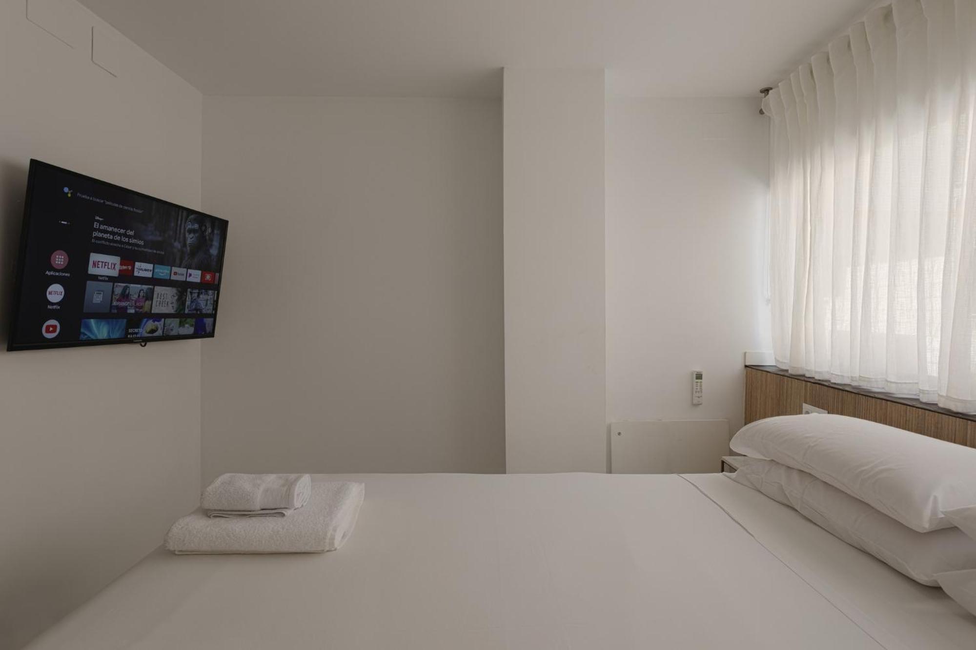 Beach Malagueta By Caleta Homes مالقة المظهر الخارجي الصورة